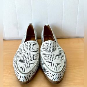 NWOT! Crown Vintage Venetia White Leather Perforated Loafer
